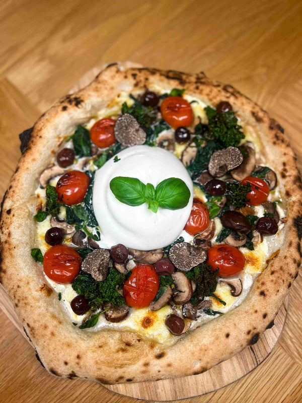 Pizza med trøffel og burrata